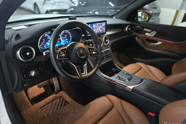 2021 Mercedes-Benz GLC с пробегом 46 410 км