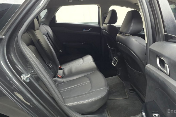 2022 Kia K5 с пробегом 131 405 км