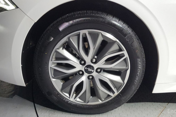 2022 Kia K5 с пробегом 99 676 км