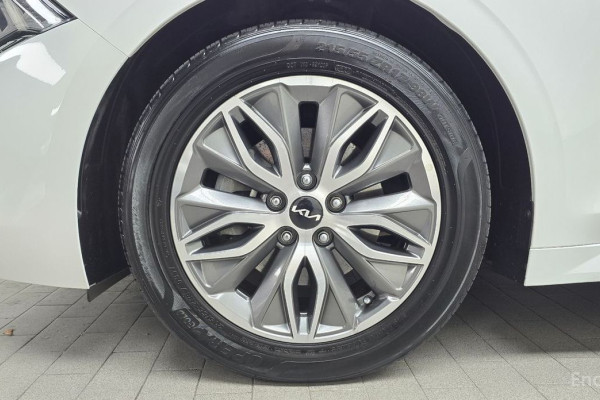 2021 Kia K5 с пробегом 124 533 км