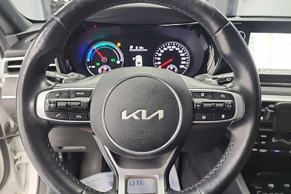 2022 Kia K5 с пробегом 114 129 км