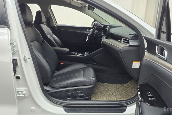 2021 Kia K5 с пробегом 124 533 км