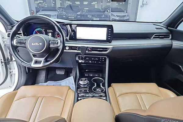 2022 Kia K5 с пробегом 114 129 км