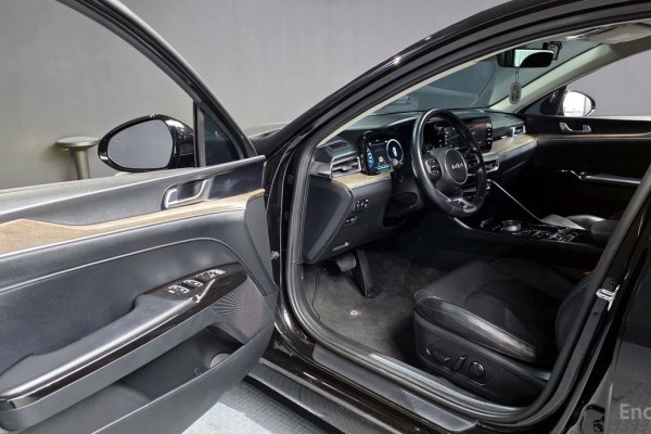 2022 Kia K5 с пробегом 77 311 км