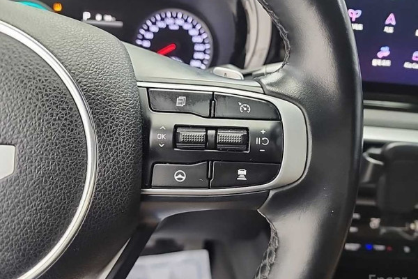 2022 Kia K5 с пробегом 114 129 км