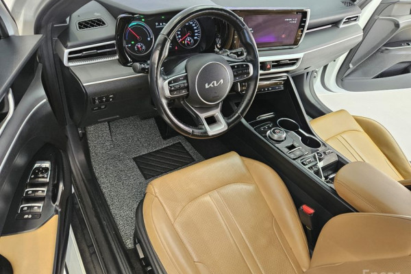 2022 Kia K5 с пробегом 83 044 км