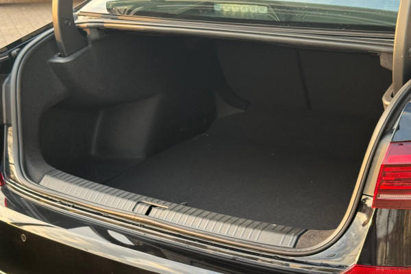 2024 Volkswagen Passat (North America and China) с пробегом 3 035 км