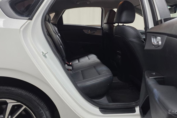 2022 Kia K3 с пробегом 101 373 км