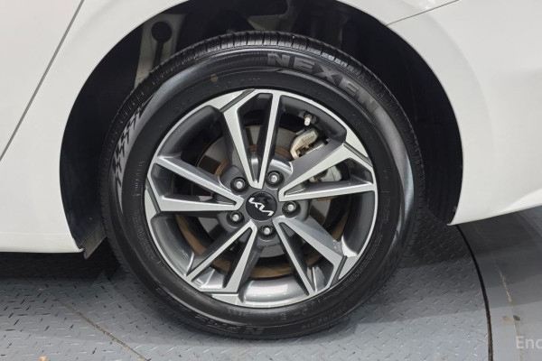 2021 Kia K3 с пробегом 42 893 км