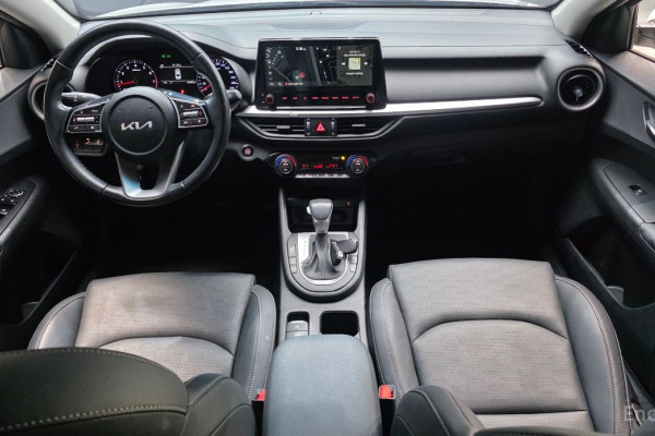 2021 Kia K3 с пробегом 42 893 км