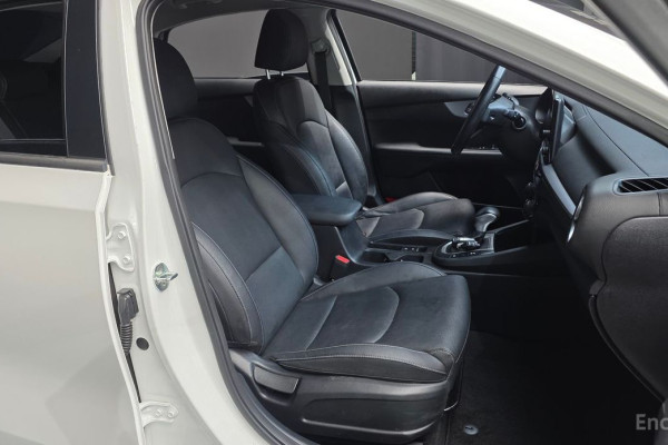 2021 Kia K3 с пробегом 42 893 км