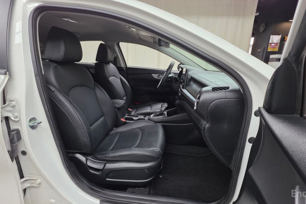 2021 Kia K3 с пробегом 104 448 км