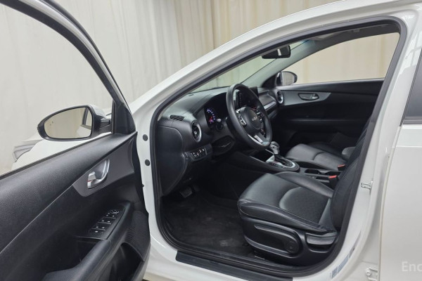 2021 Kia K3 с пробегом 104 448 км