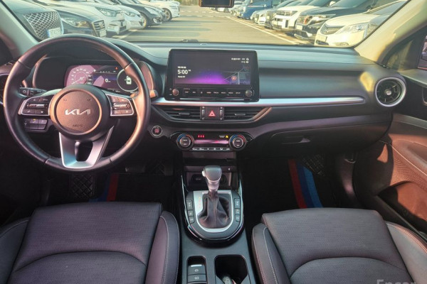 2021 Kia K3 с пробегом 47 207 км