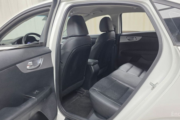 2021 Kia K3 с пробегом 104 448 км