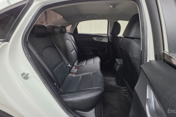 2021 Kia K3 с пробегом 104 448 км