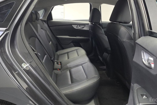 2021 Kia K3 с пробегом 123 279 км