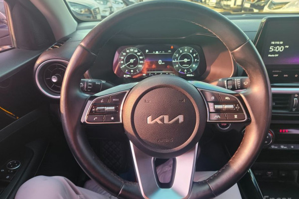 2021 Kia K3 с пробегом 47 207 км