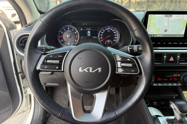 2022 Kia K3 с пробегом 33 860 км