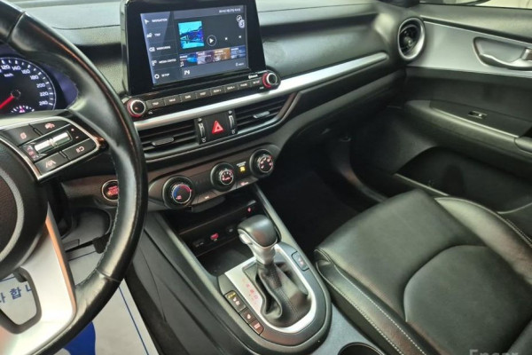 2021 Kia K3 с пробегом 102 330 км