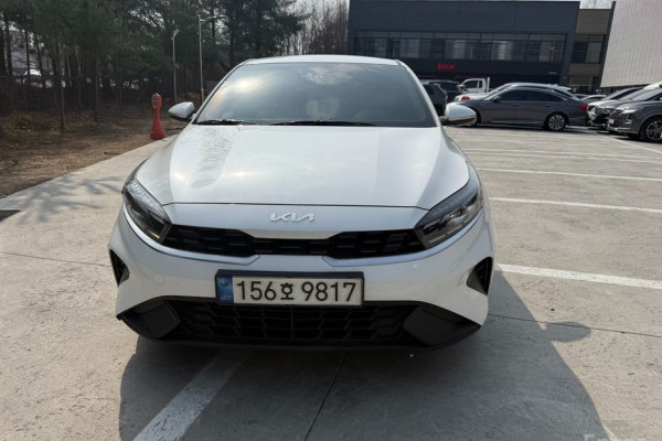 2022 Kia K3 с пробегом 33 860 км