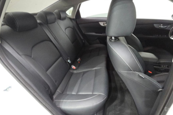 2021 Kia K3 с пробегом 75 708 км