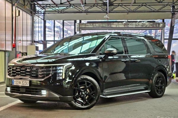 2024 Kia Carnival с пробегом 23 938 км