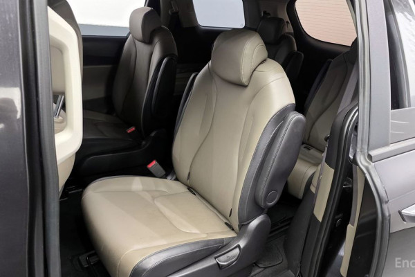 2024 Kia Carnival с пробегом 54 807 км