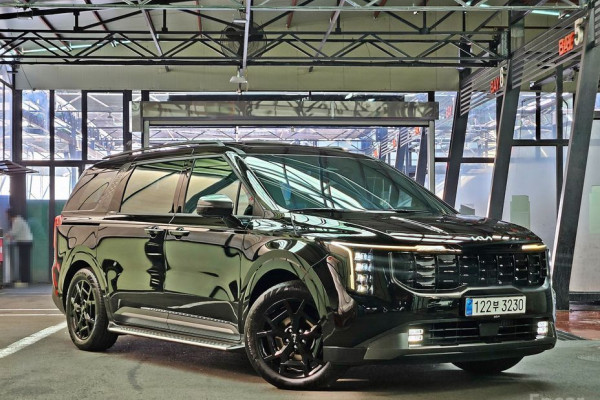 2024 Kia Carnival с пробегом 23 938 км