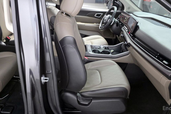 2024 Kia Carnival с пробегом 54 807 км