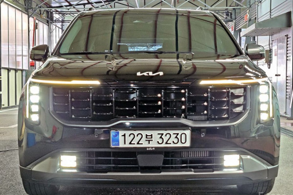 2024 Kia Carnival с пробегом 23 938 км