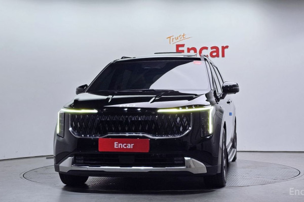 2023 Kia Carnival с пробегом 14 820 км