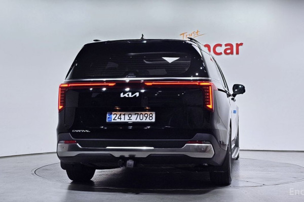 2023 Kia Carnival с пробегом 14 820 км