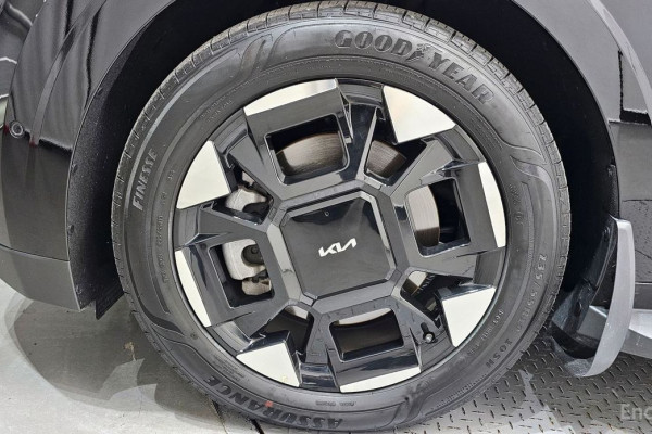 2023 Kia Carnival с пробегом 14 820 км