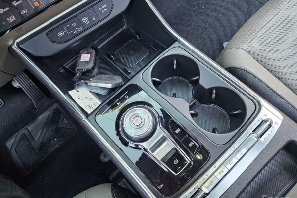 2024 Kia Carnival с пробегом 23 938 км