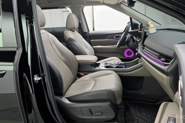 2023 Kia Carnival с пробегом 14 820 км