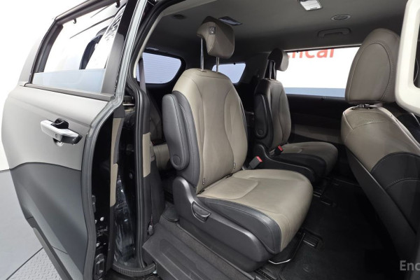 2024 Kia Carnival с пробегом 49 034 км