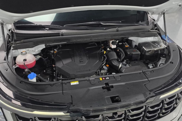 2024 Kia Carnival с пробегом 45 734 км