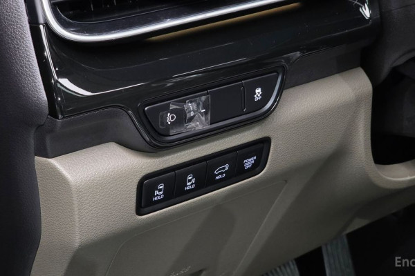 2024 Kia Carnival с пробегом 25 856 км