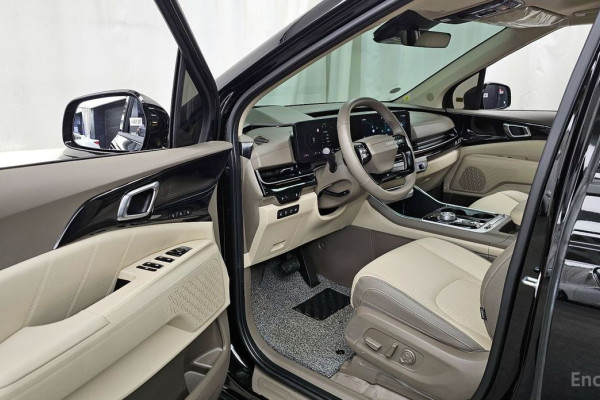 2025 Kia Carnival с пробегом 2 839 км