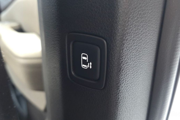 2024 Kia Carnival с пробегом 49 034 км