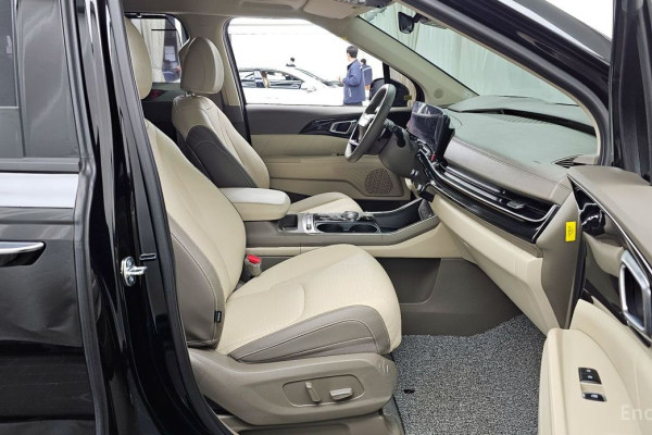 2025 Kia Carnival с пробегом 2 839 км