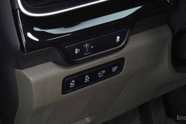 2024 Kia Carnival с пробегом 45 734 км