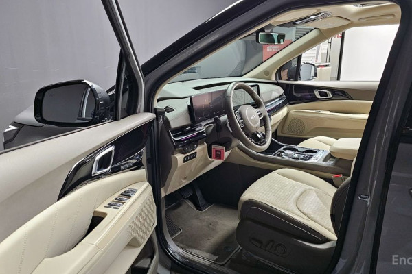 2024 Kia Carnival с пробегом 3 855 км