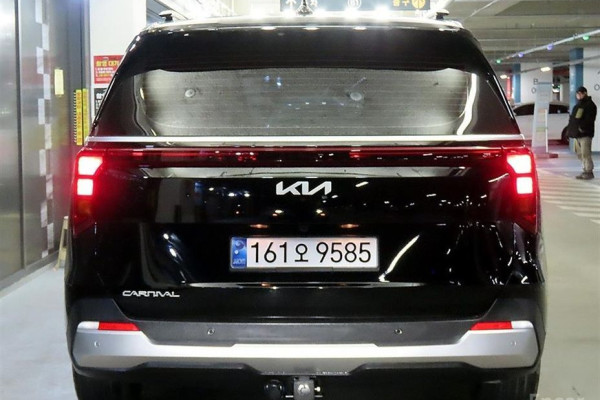 2025 Kia Carnival с пробегом 6 247 км
