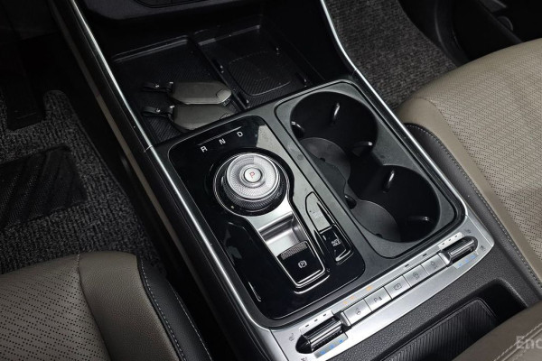 2024 Kia Carnival с пробегом 12 952 км