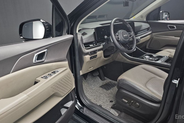 2024 Kia Carnival с пробегом 12 952 км