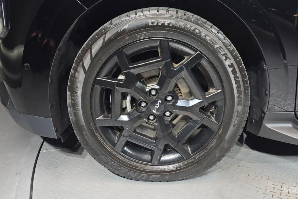 2023 Kia Carnival с пробегом 33 883 км