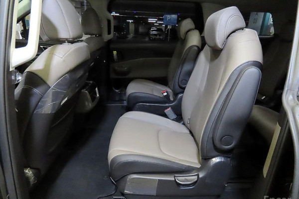 2025 Kia Carnival с пробегом 6 247 км