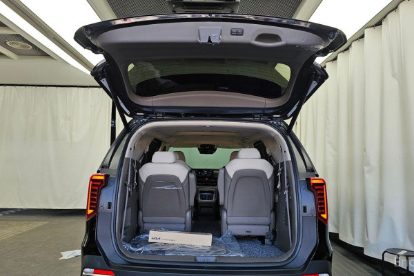 2025 Kia Carnival с пробегом 2 839 км